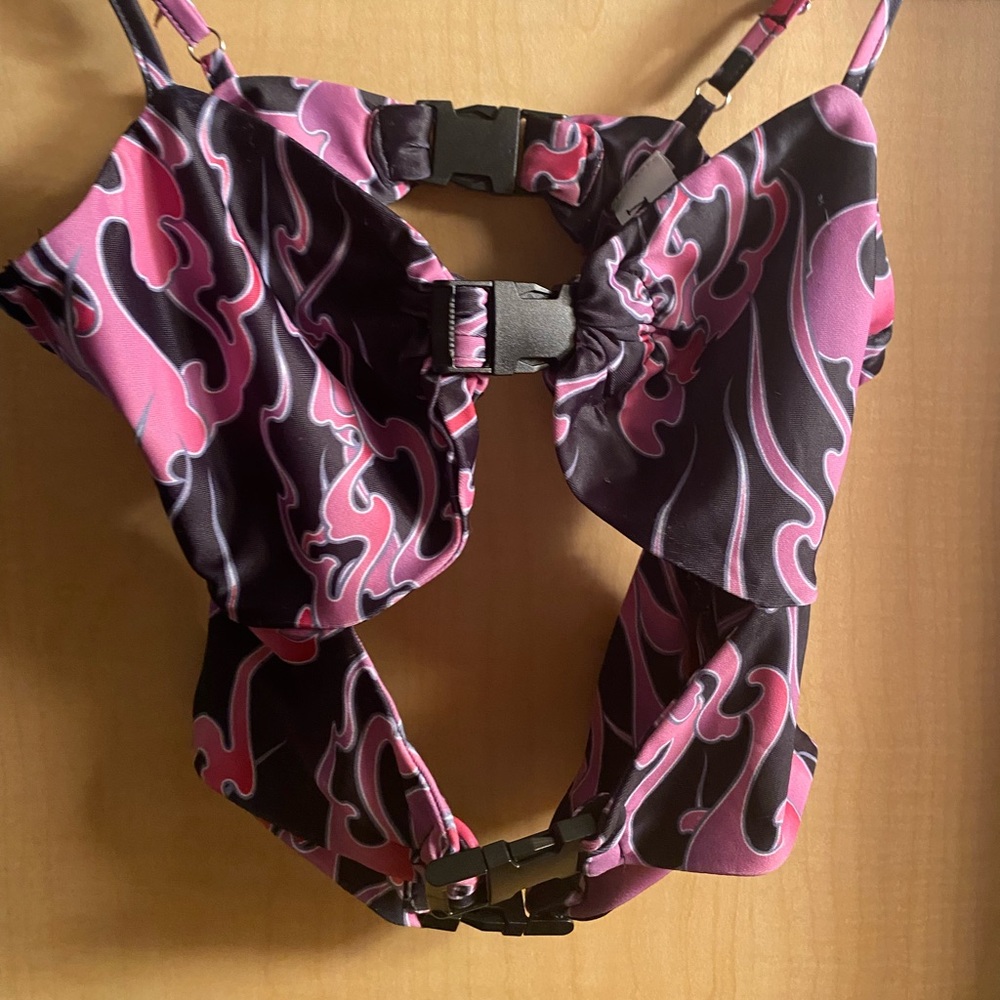 buckle, cut out crop top